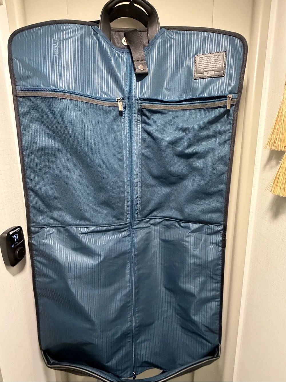 Hartmann Black Garment Bag for Men - Professional Travel & Storage